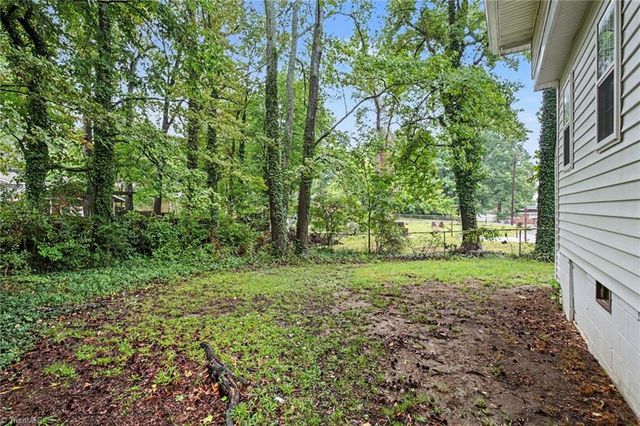 1625 Pichard Street, Greensboro, NC 27401
