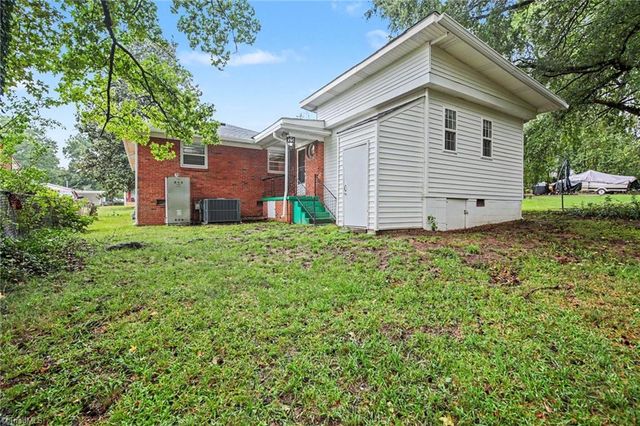 1625 Pichard Street, Greensboro, NC 27401