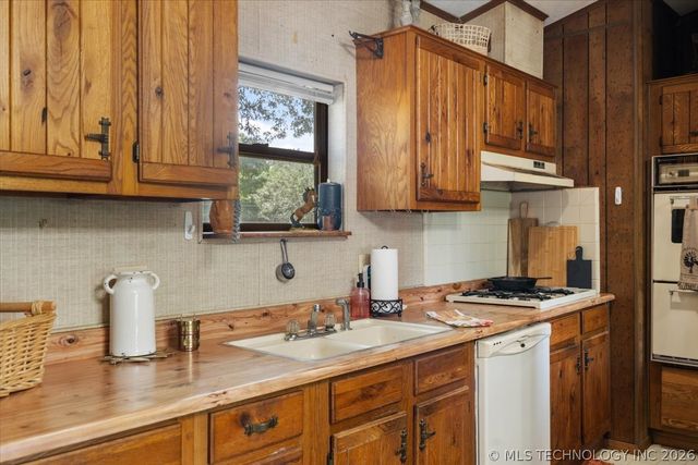 103688 S 4090 Road, Henryetta, OK 74437