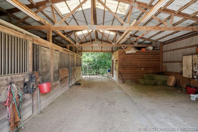 103688 S 4090 Road, Henryetta, OK 74437