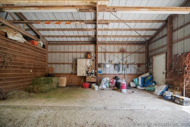 103688 S 4090 Road, Henryetta, OK 74437