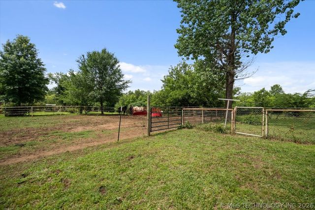 103688 S 4090 Road, Henryetta, OK 74437