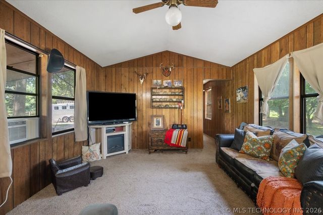 103688 S 4090 Road, Henryetta, OK 74437
