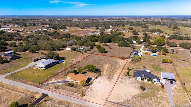 171 Big Oak Drive, Adkins, TX 78101