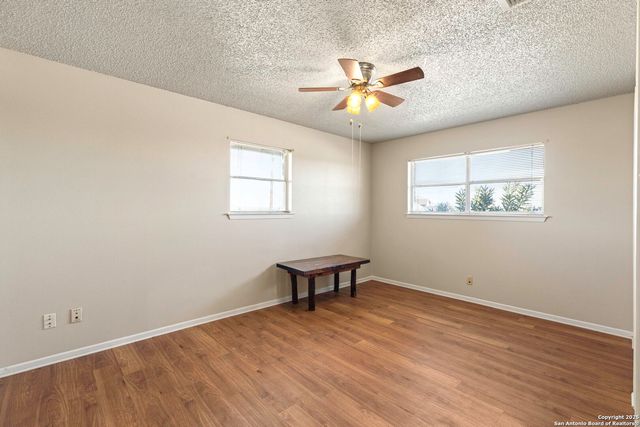 171 Big Oak Drive, Adkins, TX 78101