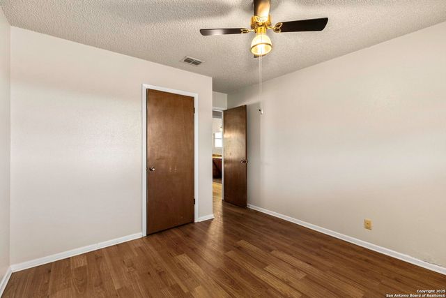 171 Big Oak Drive, Adkins, TX 78101