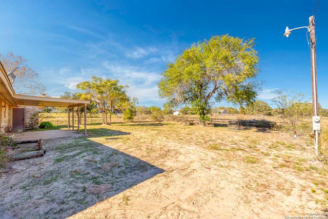 171 Big Oak Drive, Adkins, TX 78101