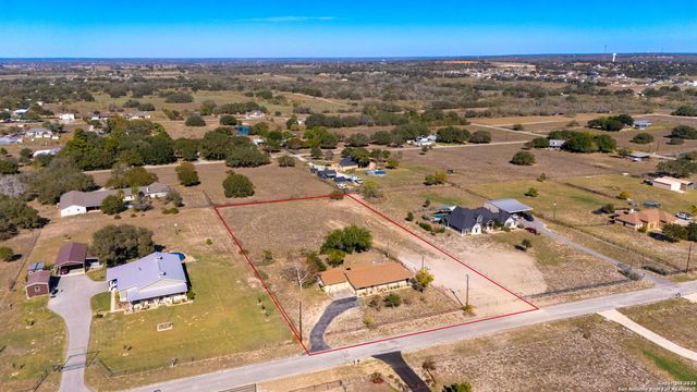171 Big Oak Drive, Adkins, TX 78101