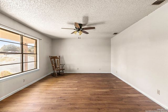 171 Big Oak Drive, Adkins, TX 78101