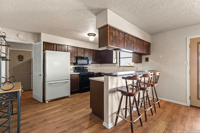 171 Big Oak Drive, Adkins, TX 78101