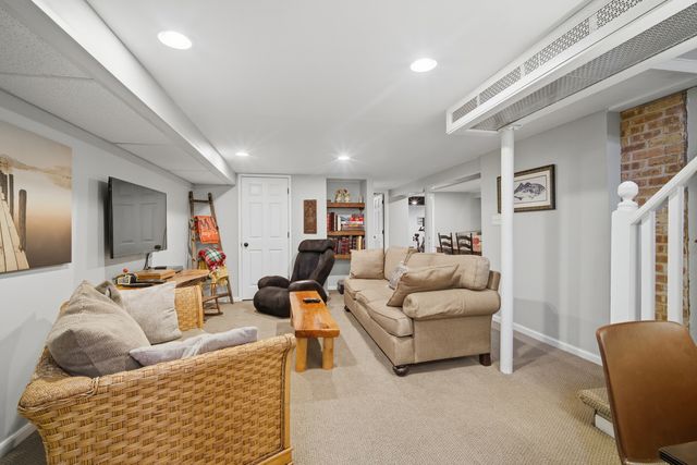 1319 Tyrell Avenue, Park Ridge, IL 60068