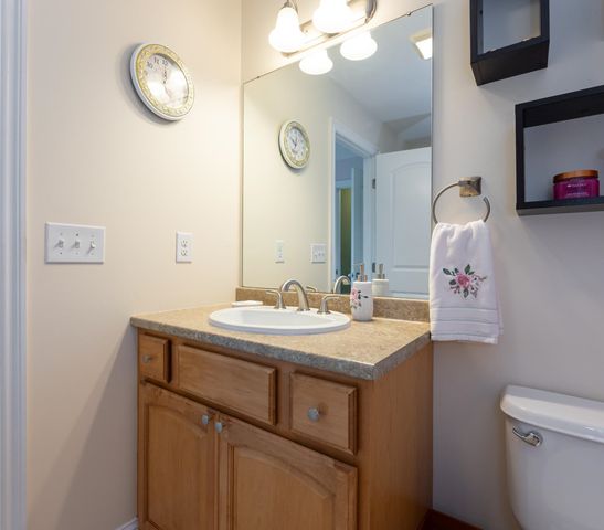 25 Clearview Cir # A, Hudson, NH 03051