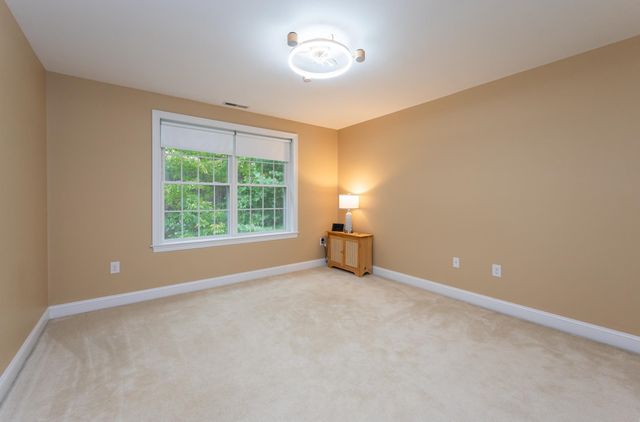 25 Clearview Cir # A, Hudson, NH 03051