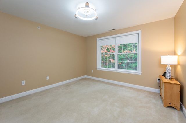 25 Clearview Cir # A, Hudson, NH 03051