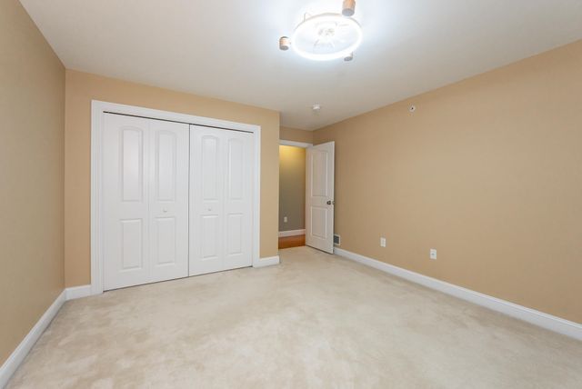 25 Clearview Cir # A, Hudson, NH 03051