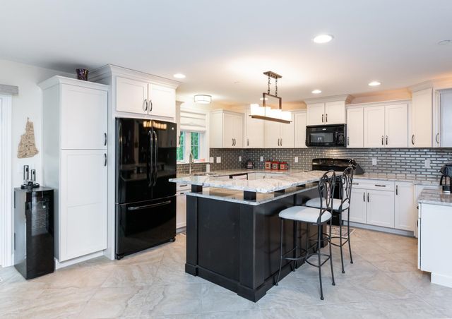 25 Clearview Cir # A, Hudson, NH 03051