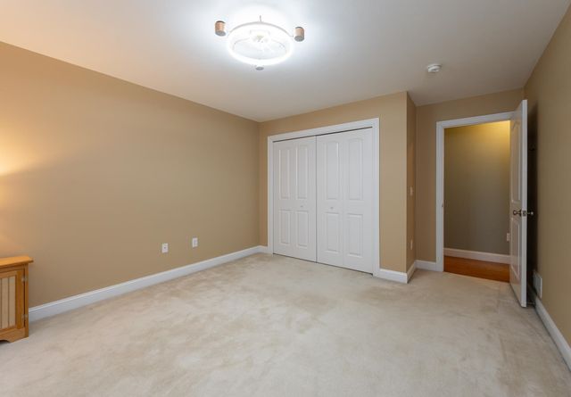 25 Clearview Cir # A, Hudson, NH 03051