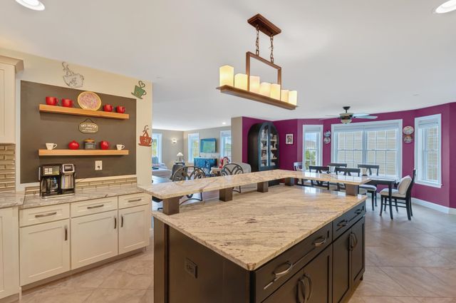 25 Clearview Cir # A, Hudson, NH 03051