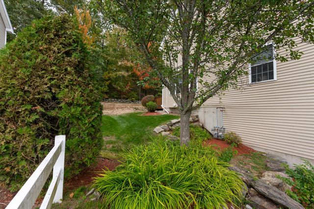 25 Clearview Cir # A, Hudson, NH 03051