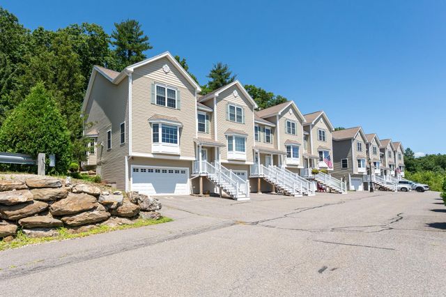 25 Clearview Cir # A, Hudson, NH 03051