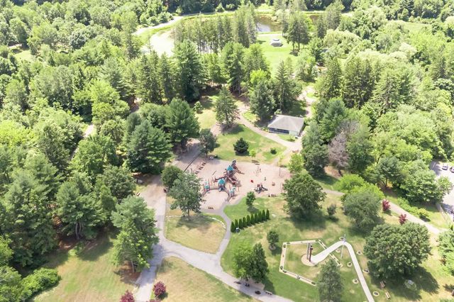 25 Clearview Cir # A, Hudson, NH 03051