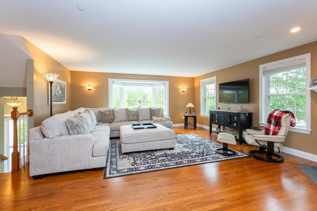 25 Clearview Cir # A, Hudson, NH 03051