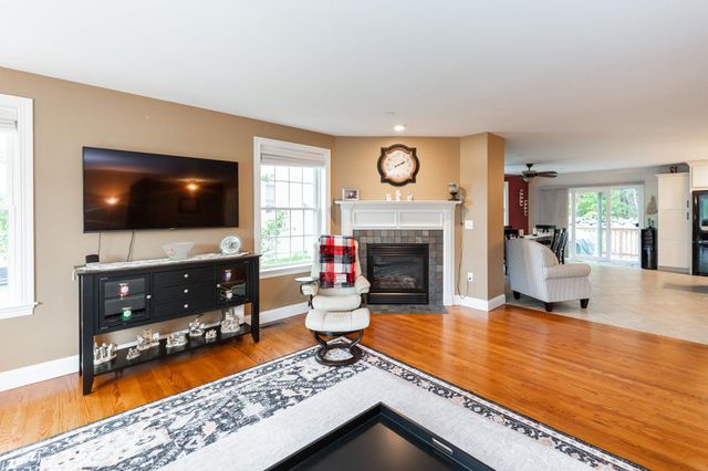 25 Clearview Cir # A, Hudson, NH 03051