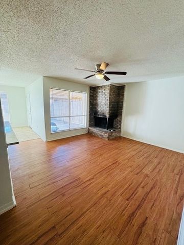 2016 Westbain Drive, Arlington, TX 76015
