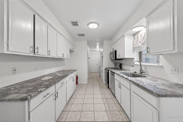 12818 Westella Drive, Houston, TX 77077