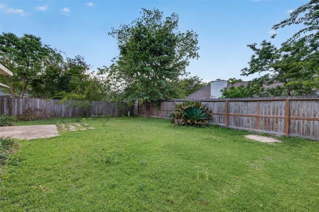 12818 Westella Drive, Houston, TX 77077