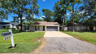 223 Sycamore Drive, Highlands, TX 77562