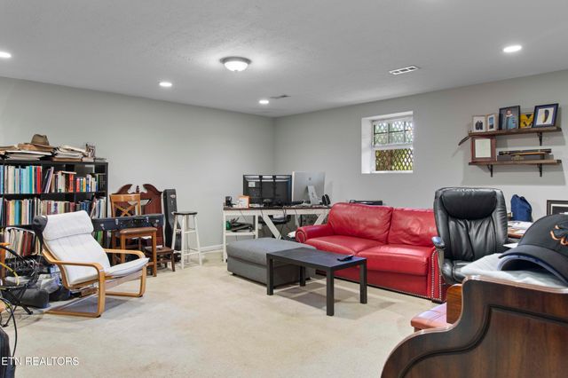 6721 Creekhead Drive, Knoxville, TN 37909