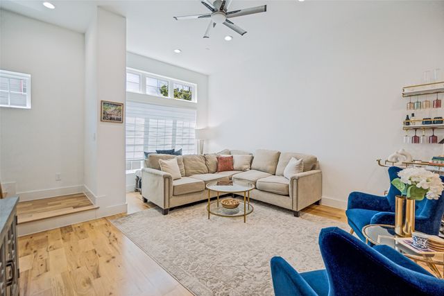 1910 Caddo Street B102, Dallas, TX 75204