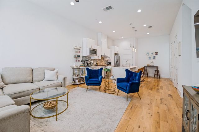 1910 Caddo Street B102, Dallas, TX 75204