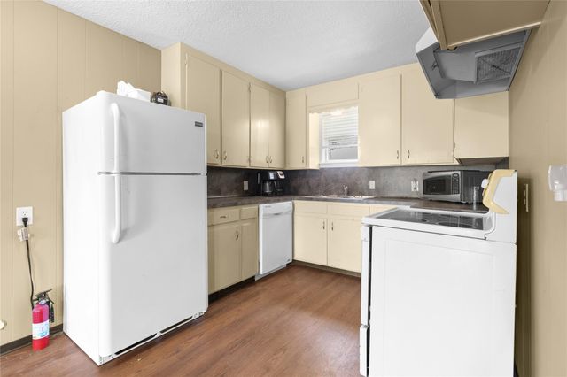 10973 Longstreet Road, Willis, TX 77318