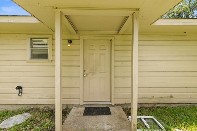 10973 Longstreet Road, Willis, TX 77318