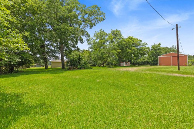 10973 Longstreet Road, Willis, TX 77318