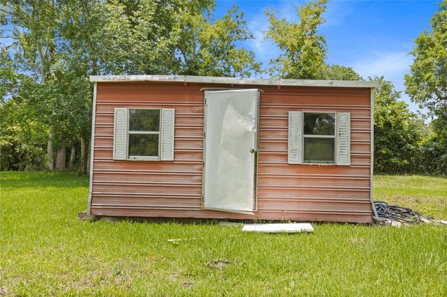 10973 Longstreet Road, Willis, TX 77318