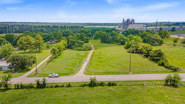 10973 Longstreet Road, Willis, TX 77318