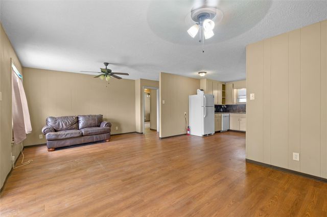 10973 Longstreet Road, Willis, TX 77318