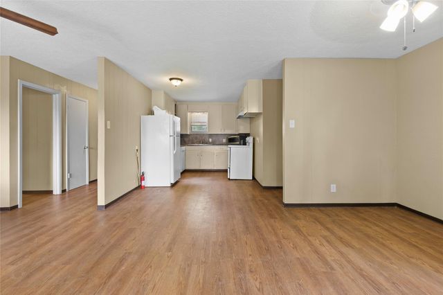 10973 Longstreet Road, Willis, TX 77318