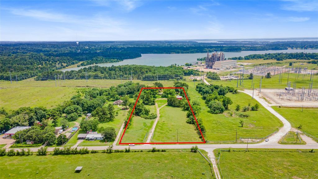 10973 Longstreet Road, Willis, TX 77318