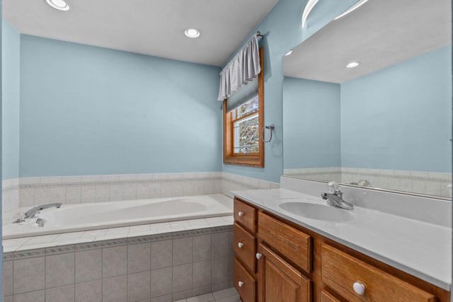 3050 HUNTERS PLACE, Oshkosh, WI 54904