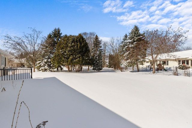 3050 HUNTERS PLACE, Oshkosh, WI 54904