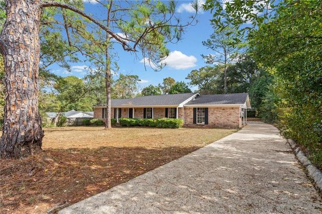 2605 Woodland Road, Mobile, AL 36693