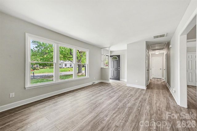 2917 Dalecrest Drive, Charlotte, NC 28269