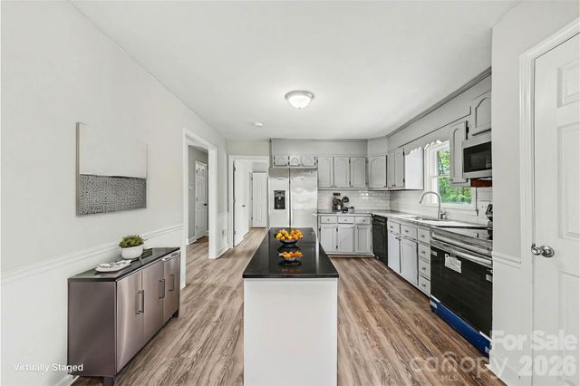 2917 Dalecrest Drive, Charlotte, NC 28269