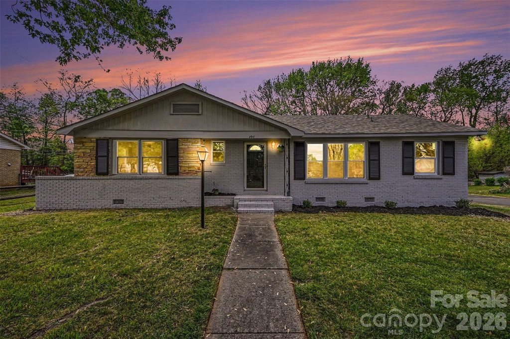 2917 Dalecrest Drive, Charlotte, NC 28269