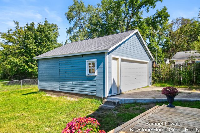 213 E Milham Avenue, Portage City, MI 49002