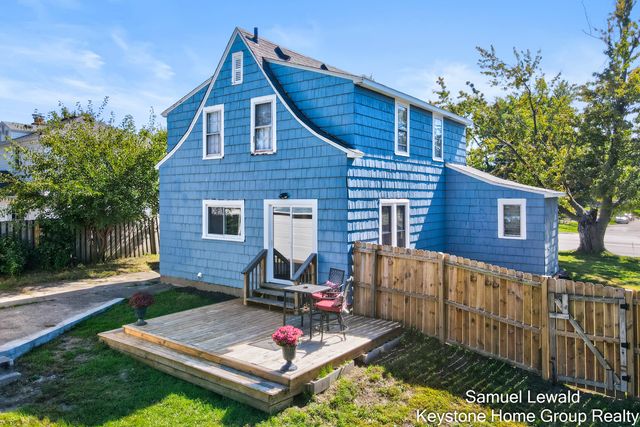 213 E Milham Avenue, Portage City, MI 49002